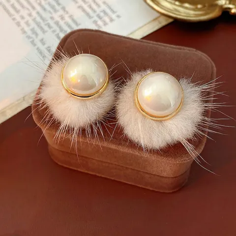 Orecchini A Lobo In Lega Retrò Con Imitazione Perla Artificial E Pelliccia Di Visone Più Perno In Argento Stile Invernale Da Donna