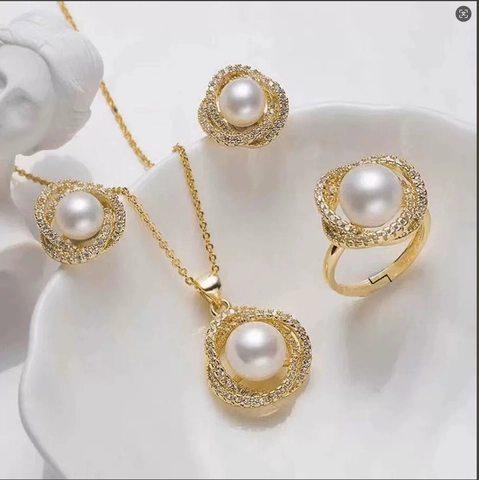 Gioielli In Lega Perla Artificial Zircone Collana Orecchini E Anello Elegante Placcato Oro Design Halo Per Donna