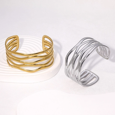 Brazalete Calado Con Líneas Onduladas Multicapa De Acero Inoxidable Chapado En Oro 18K Ajustable Abierto Para Mujer Moderno
