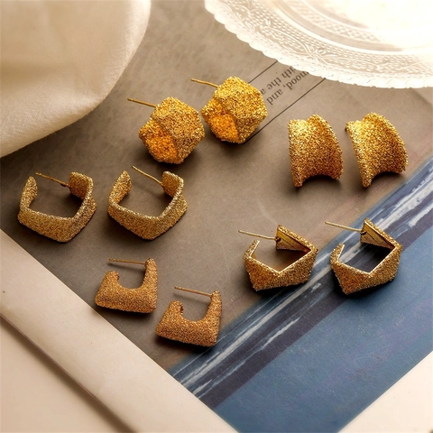 Einzigartige Geometrische Minimalistische Kupfer Ohrstecker Für Damen Mattierte Gebürstete Metalltextur Vintage Goldene Ohrringe Schmuck