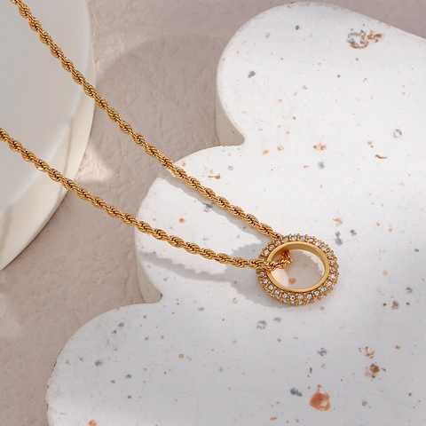 Dames Mode Roestvrij Staal Cirkel Hanger Ketting Met Zirconia Goud Gevlochten Ketting Europese Stijl Gepersonaliseerde Sieraden