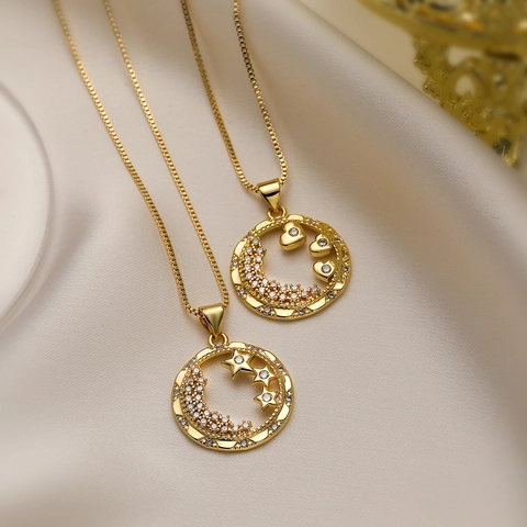 Collana con Pendente Geometrico a Stella e Cuore Cavo in Rame Placcato Oro 18K Zirconia Catena Minimalista da Donna Gioielli di Moda