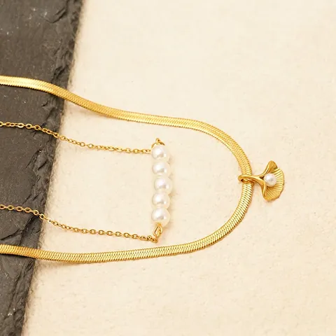 Collar De Doble Capa De Acero Inoxidable Chapado En Oro De 18K Colgante De Hoja De Ginkgo Perla Artificial Elegancia Vintage Francés