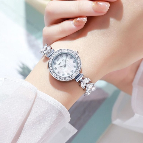 Montre à Quartz de Mode pour Femmes Avec Cadran en Coquille de Strass Bracelet en Alliage d'Argent Style Sirène