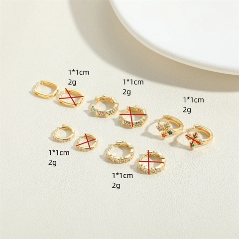 Orecchini A Cerchio Huggie In Zircone Colorato Rame Placcato Oro 14K Gioielli Geometrici Di Lusso Minimalisti Per Donne