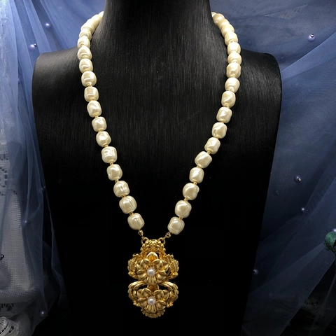 Vintage Kamelien Blume Anhänger Halskette Kupfer Vergoldet Künstliche Perle Perlen Pulloverkette Für Damen Schmuck Accessoire
