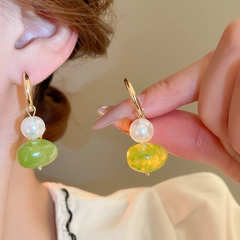 Vintage Geometric Drop Earrings With Alloy Hoop White Imitation Artificial Pearl Irregular Resin Charm And Steel Earring Post