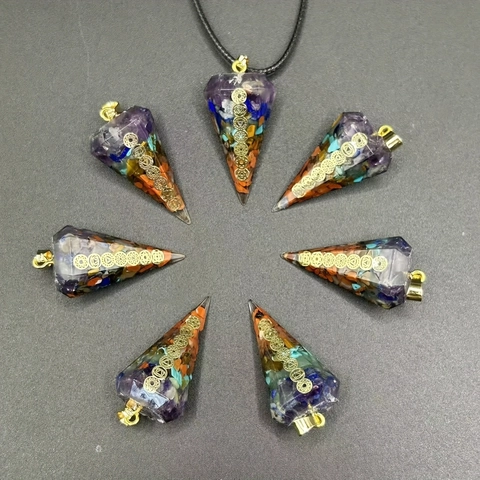 7 Chakra Orgonite Pendant Necklace Natural Crystal Crushed Stone Resin Hexagonal Pyramid Healing Energy Jewelry Vintage