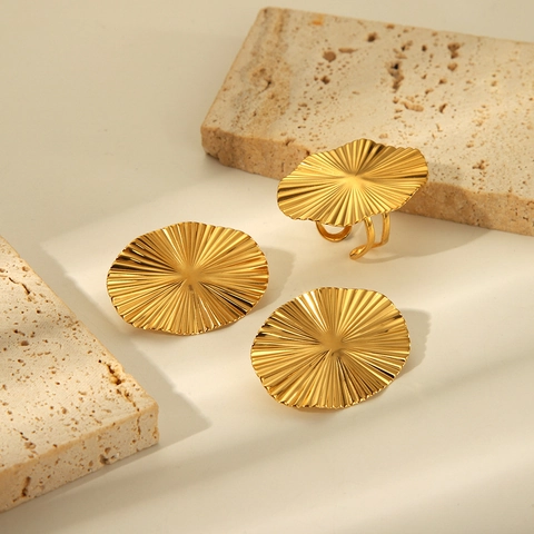 Overdreven Roestvrijstalen Oorbellen En Ring Set Voor Vrouwen 18K Verguld Vintage Radiale Textuur Geometrische Sieraden Accessoire