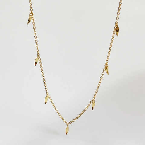 Collana Minimalista Argento Sterling 925 Placcato Oro 18K Mini Foglia Geometrica Punta Catena Sottile Per Donna