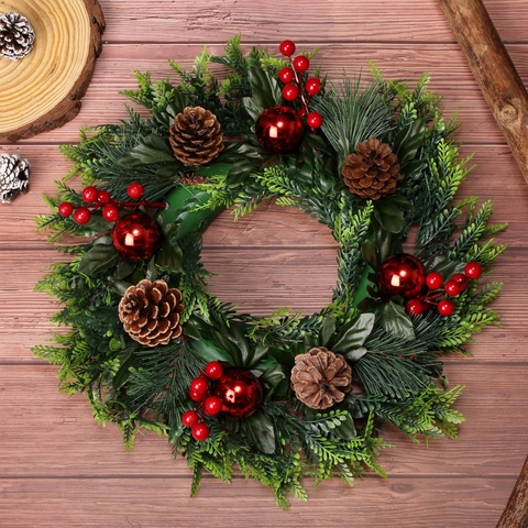 Künstlicher Weihnachtskranz Mit Natürlichen Zapfen Roten Beeren Gefrosteten Kiefernnadeln Haustür Dekoration