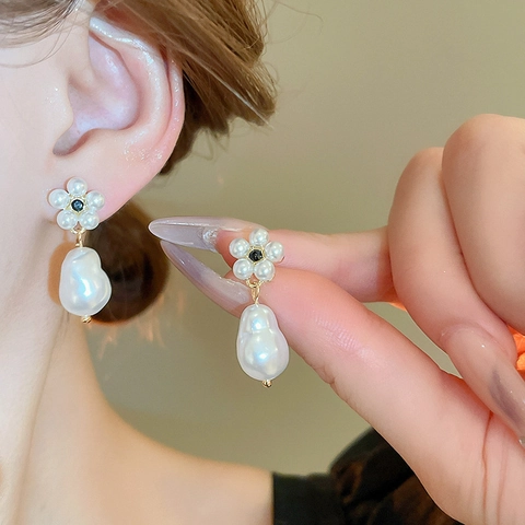 Artificial Baroque Pearl Flower Dangle Earrings Alloy Rhinestone With Silver Earring Post Vintage Elegant French Style For Women