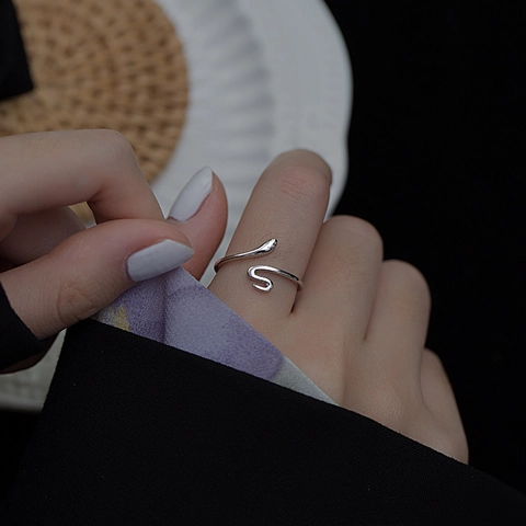 Bague En Cuivre En Forme De Serpent Minimaliste Bague Ouverte Ajustable Surface Lisse Polie Plaqué Or Blanc Bijoux Pour Femmes