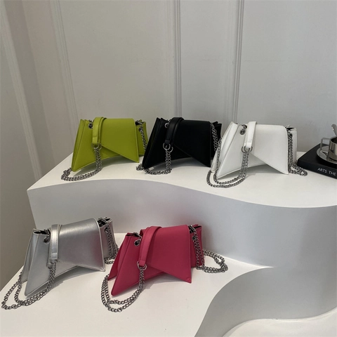 Geometric Asymmetrical Crossbody Bag Women PU Leather Chic Modern Shoulder Bag Metal Chain Strap Minimalist