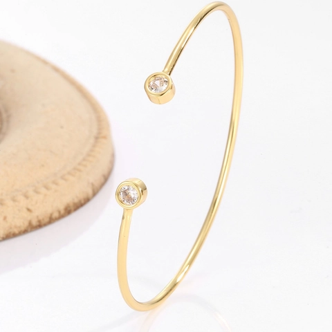 Eleganter Kupfer Vergoldet Offener Armreif Für Damen Eingelegt Runde Zirkonia Minimalistisch Zart Glatte Oberfläche Mode Schmuck