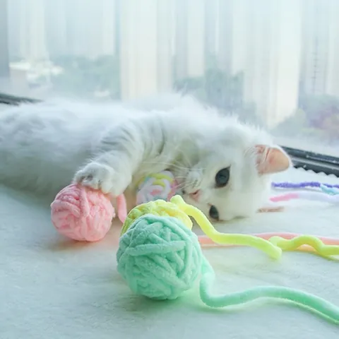 Pelota De Juguete Para Gatos Hilo De Punto Suave Tejido A Mano Con Cascabel Integrado Cola Larga Macaron Colorido Interactivo