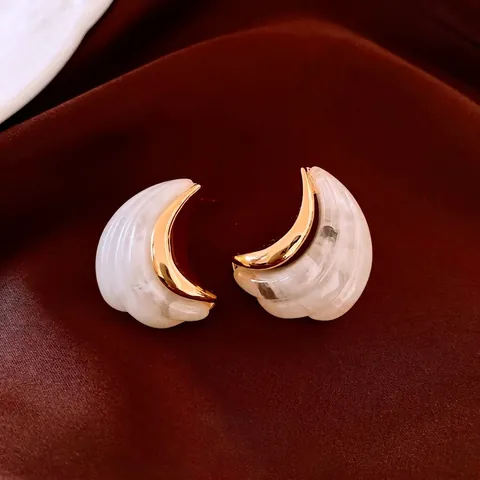 Moon Shaped Resin Stud Earrings With 925 Sterling Silver Earring Post 18K Gold Plated Retro Elegant Jewelry For Women