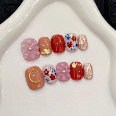 Handmade Press On Nails 3D Floral Gold Foil Hand Painted French Style Short Round Artificial Fake Nails For Women