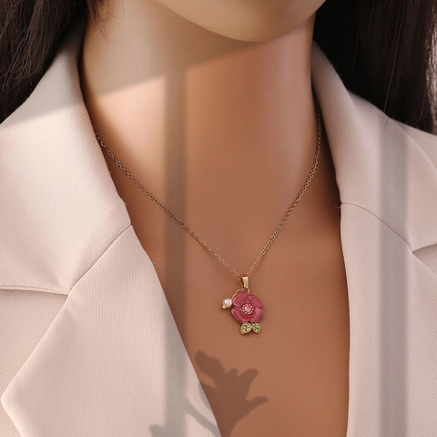 Collana Con Pendente Fiore Di Rosa Vintage Acciaio Inossidabile Smalto Floreale Con Perla Artificial Sintetica Strass Elegante Gioielli Retrò Francesi