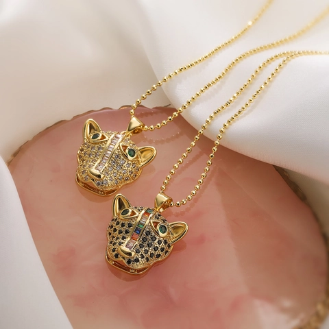 Leopard Head Pendant Necklace Gold Plated Copper Inlaid Zircon Sparkling Animal Jewelry Fashion Women Accessory