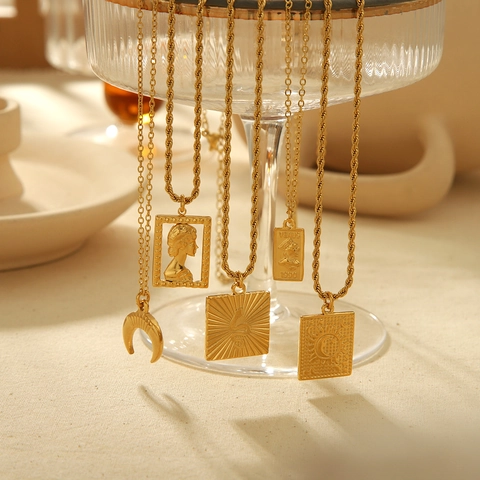 French Vintage 18K Gold Plated Stainless Steel Pendant Necklace For Women Portrait Sun Moon Snake Relief Square Medal Jewelry