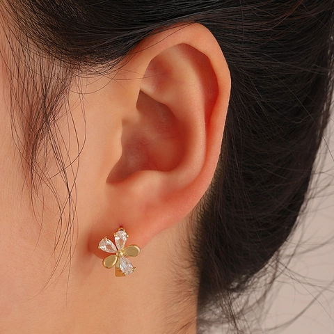 Copper Huggie Hoop Earrings Zircon Inlaid Heart Flower Butterfly Star Geometric Fashion Niche Design Jewelry For Women