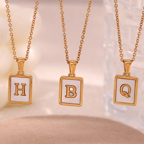 Edelstahl Halskette Mit Buchstaben Anhänger 18K Vergoldet Quadratisch Muschel Initialen Mode Minimalistischer Schmuck Damen