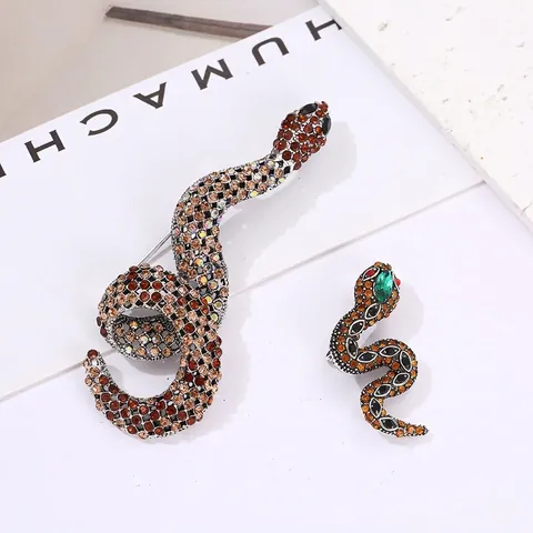 Retro Snake Brooch Alloy Rhinestone Enamel Animal Pin Jewelry Women Men Suit Lapel Vintage Retro Accessory Cobra Design