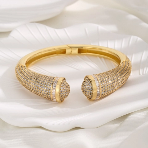 Geometrische Open Bangle Armband Koper Verguld Met Witte Cubic Zirconia Baguette Stenen Luxe Mode Sieraden Vrouwen