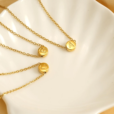 18K Vergulde Roestvrijstalen Ketting Met Beginletter Gepersonaliseerde Ronde Alfabet Hanger Minimalistische Sieraden