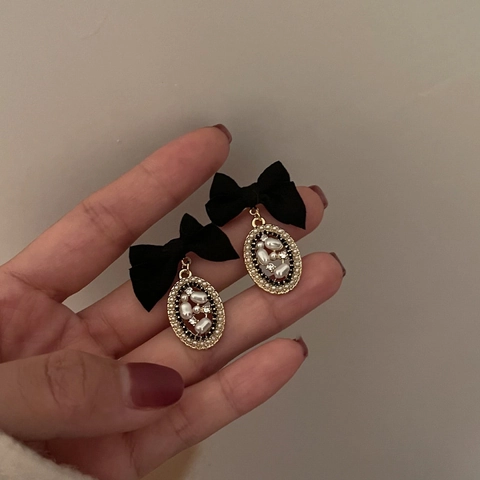 Vintage French Style Bowknot Drop Earrings For Women With Fabric Bow Alloy Faux Artificial Pearl Rhinestone Silver Earring Post