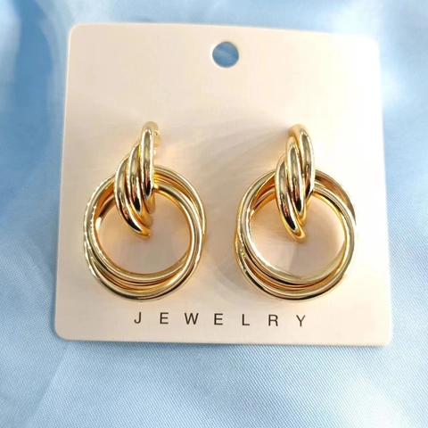 Elegant Alloy Triple Interlocking Hoop Stud Earrings For Women Minimalist Vintage Gold Silver Metallic Geometric Circular Jewelry