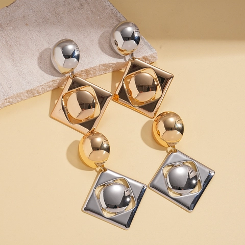 Overdreven Geometrische Hangoorbellen Metaalachtig Tweekleurig Vierkant Bol Ontwerp Met 925 Sterling Zilveren Oorsteker Dames