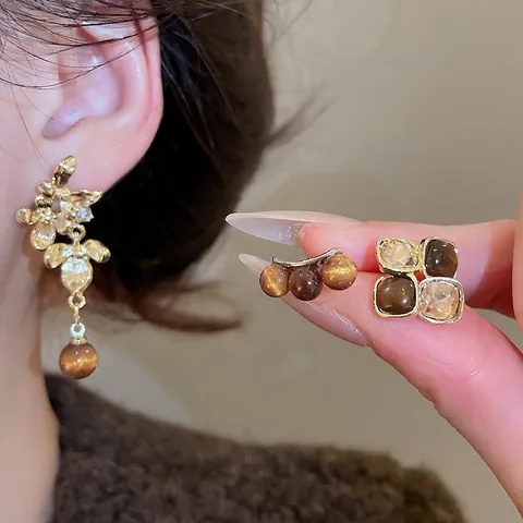 Vintage Maillard Brown Stud Earrings For Women With Silver Earring Post Floral Butterfly Square Alloy Resin Jewelry