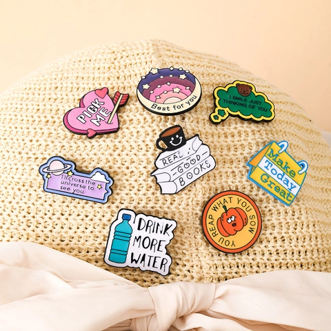 Pin De Esmalte Dibujos Animados Insignia Aleación Broche Letras Motivadoras Para Ropa Bolsas Mochilas Joyería Moda Accesorio