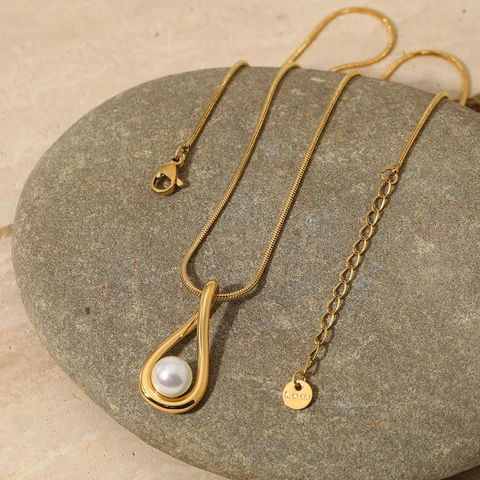 Waterdrop Pendant Necklace Stainless Steel Round Artificial Pearl Minimalist Snake Chain Elegant Jewelry For Women Fashion Accessory