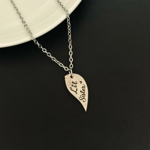 Stainless Steel Heart Puzzle Carved Letter Mom Big Little Sister Necklaces Mother Day Family Gift Fashion Jewelry