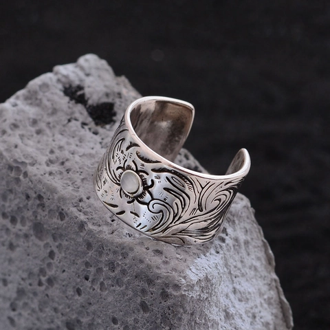 Bague Ouverte Large Cuivre Argenté Rétro Fleur Gravée Avec Oeil De Chat Blanc Bijoux Vintage Pour Femmes