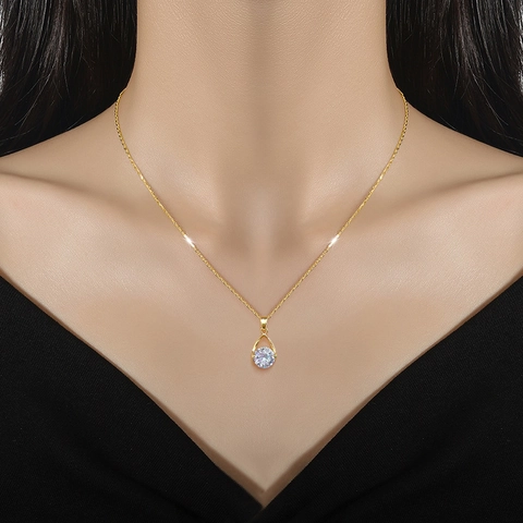 Luxury Four Leaf Clover Key Pendant Necklace Stainless Steel Chain Copper Micro Inlaid Zircon Elegant Clavicle Jewelry For Women