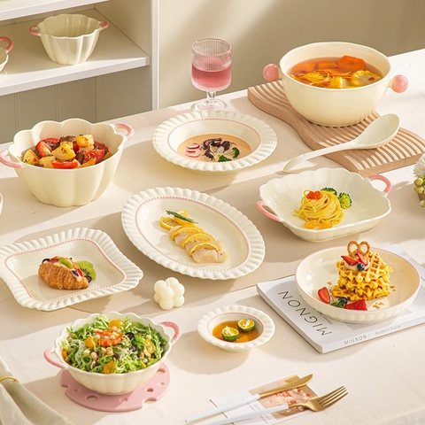 Französisches Retro Keramik Geschirr Geschwungener Rosa Rand Cremig Elegante Schüsseln Teller Suppentopf Löffel Essstäbchen