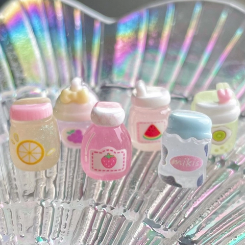 Resin Mini Drankfles Charms Transparant Vruchtensap Ontwerp Glitter Simulatie Voedsel DIY Sieraden Ambacht Decoratie