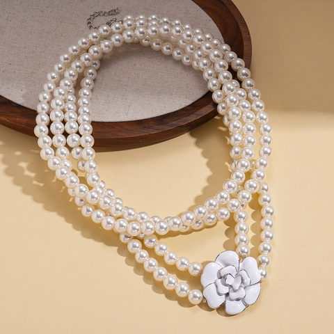 Mehrlagige Imitation Künstliche Perlenkette Mit Kamelienblüte Anhänger Elegante Barock Stil Vintage Lange Pulloverkette Damen