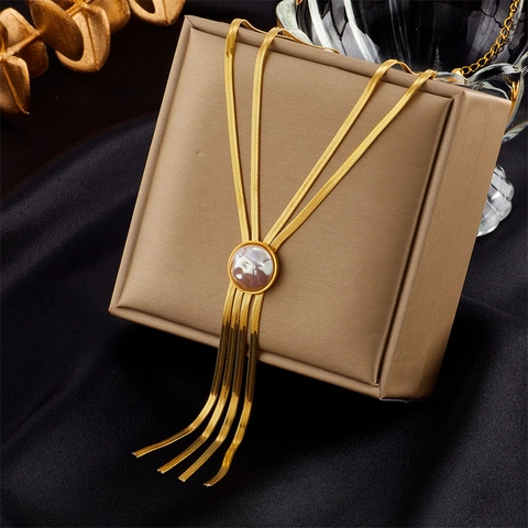 Elegant Stainless Steel Necklace With Round Shell Pendant And Snake Bone Chain Tassel 18K Gold Plated Jewelry For Women