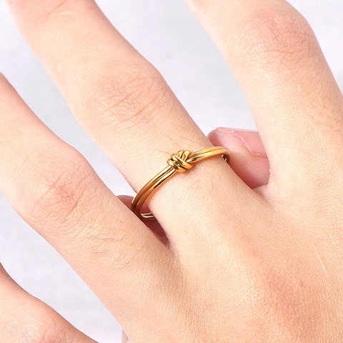 Anillo De Nudo Minimalista Acero De Titanio Chapado En Oro De 18K Elegante Delicado Estilo Simple Accesorio Diario Joyería