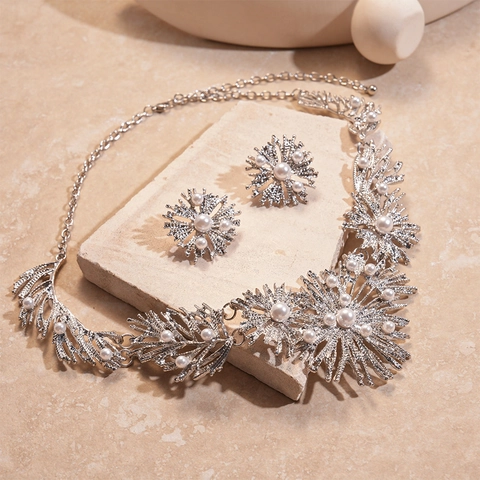Set Di Gioielli In Lega Imitazione Perla Artificial Fiore Foglia Collana Radiante E Orecchini Accessori Eleganti Per Feste