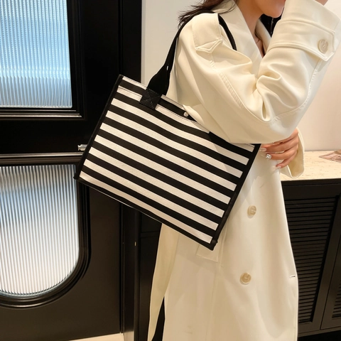 Borsa Tote in Tela a Righe da Donna Grande Capacità 2024 Nuova Moda Borsa a Tracolla Urbana Semplice Borsa a Mano Casual per Pendolari