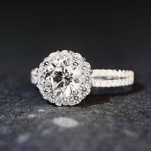 925 Sterling Silver Halo Engagement Ring For Women Round Cut Moissanite Flower Design Elegant Wedding Jewelry Ring