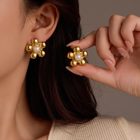 Vintage 18K Gold Plated Stainless Steel Flower Stud Earrings With Artificial Pearl Elegant Floral Jewelry For Women
