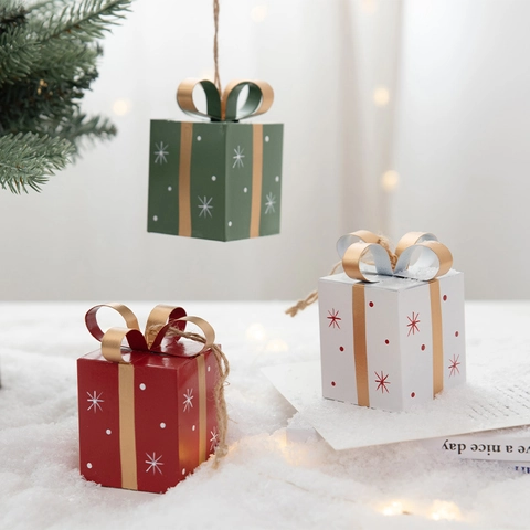 Christmas Mini Gift Box Hanging Decoration Iron Art Metal Snowflake Pattern Gold Bow Ornament For Xmas Tree Holiday Party Decor