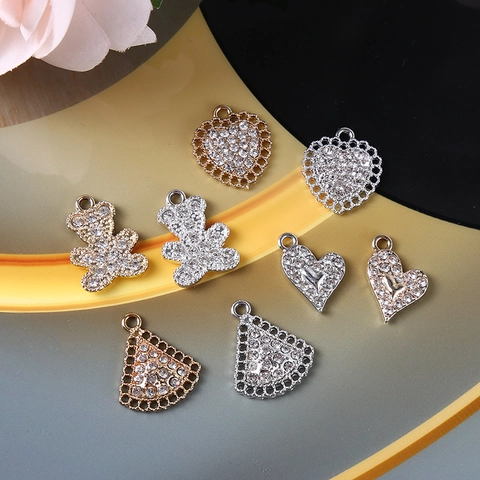 Ciondoli In Lega Di Strass Farfalla Cuore Orso Lumaca Amore Design Per DIY Creazione Di Gioielli Accessori